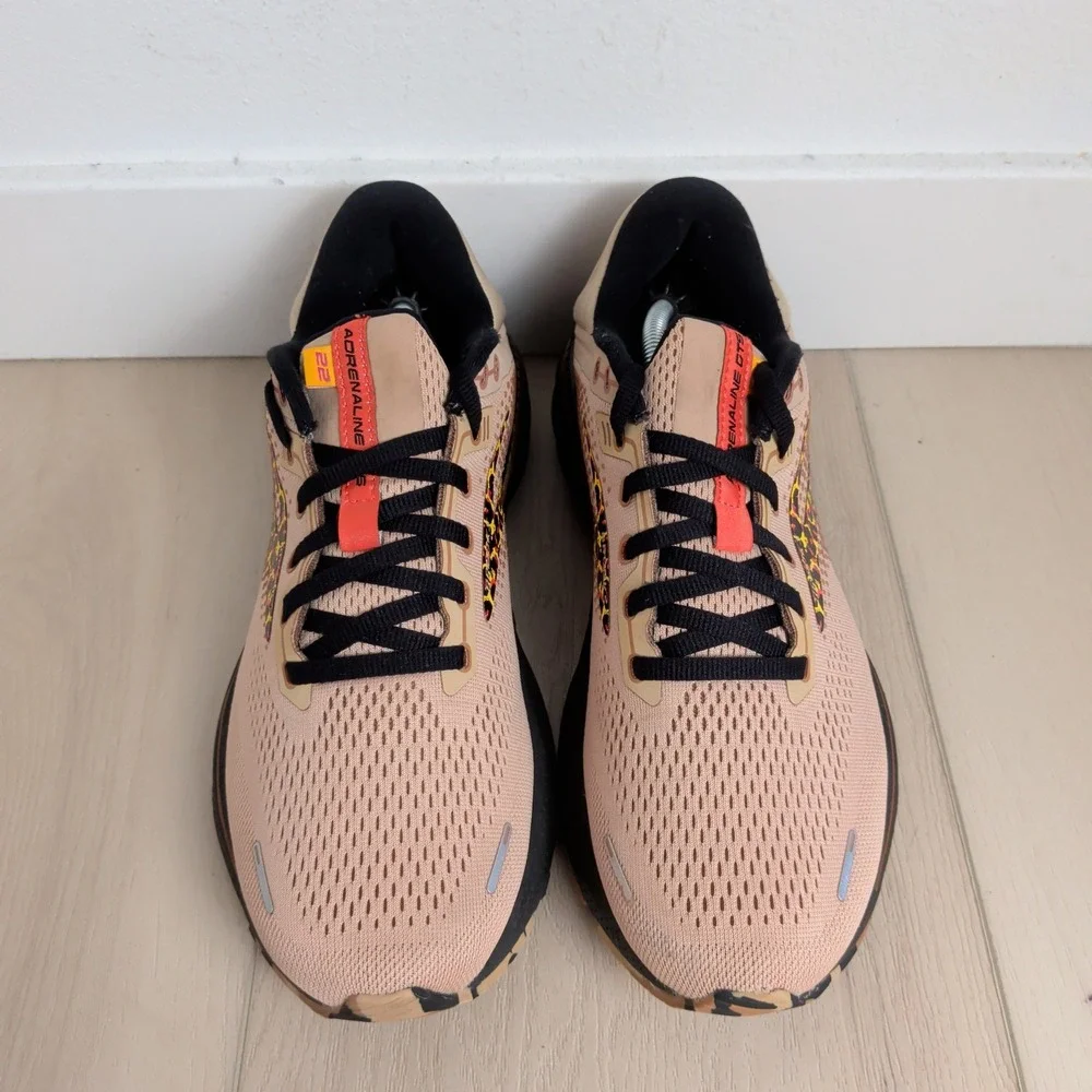 Brooks Adrenaline GTS 22 Womens 10 Ginger/Black/Citrus Leopard Shoes Run Wild